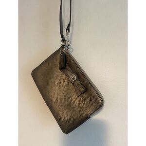 Coach F64648 ~ Gunmetal Women's Turnlock Bow Corner Zip Wristlet Wallet